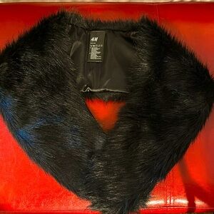 H&M Black Faux Fur Detachable Collar, Excellent Condition